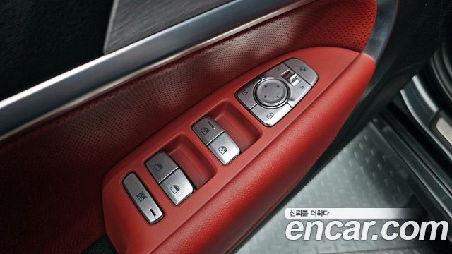 Genesis G70 2018 — photo 28