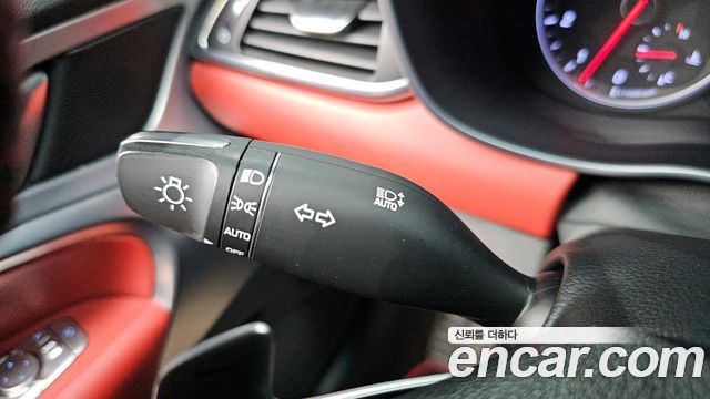 Genesis G70 2018 — photo 31