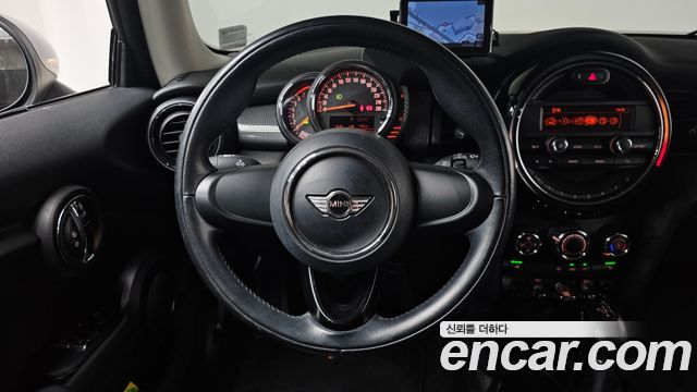Mini Cooper 2016 — photo 13