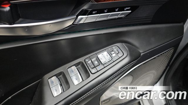Genesis EQ900 2016 — photo 13