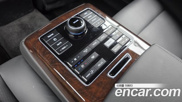 Hyundai Equus 2015 — photo 18