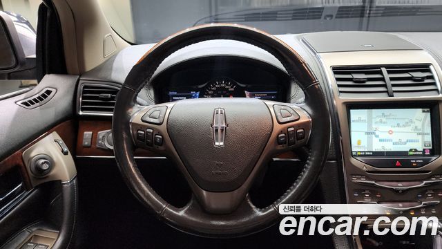 Lincoln MKX 2013 — photo 13