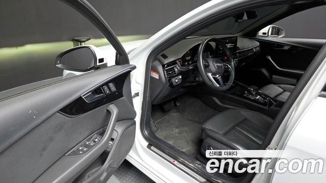 Audi A4 2021 — photo 10