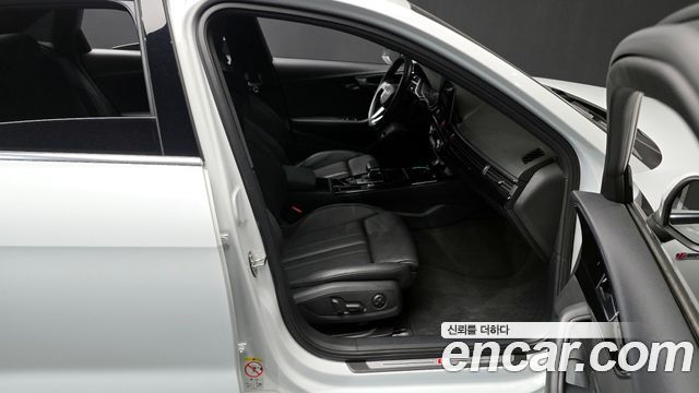 Audi A4 2021 — photo 11