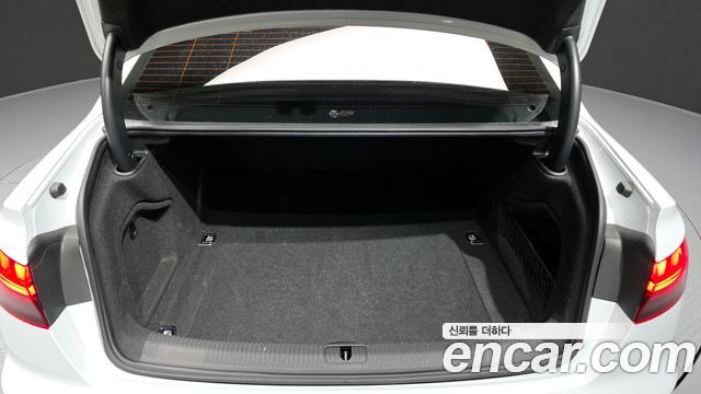 Audi A4 2021 — photo 20