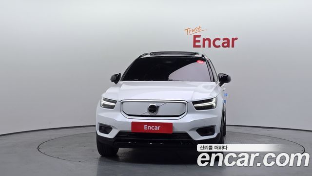 Volvo XC40 2022 — photo 3