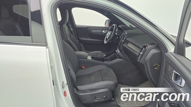 Volvo XC40 2022 — photo 11