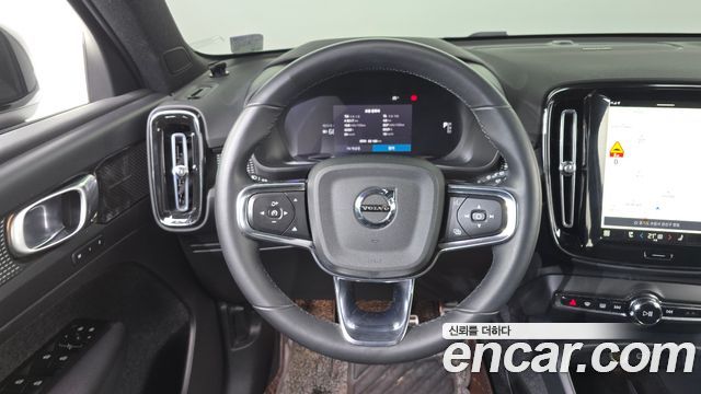 Volvo XC40 2022 — photo 13