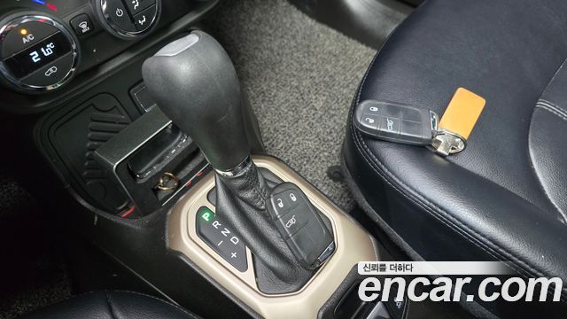Jeep Renegade 2017 — photo 9