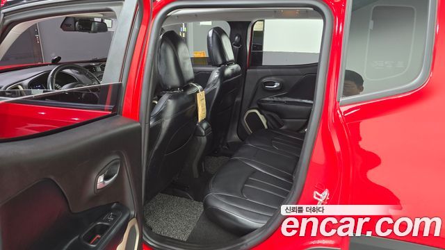 Jeep Renegade 2017 — photo 11