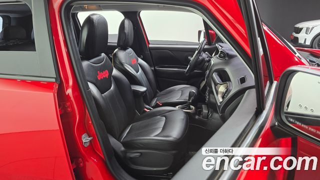 Jeep Renegade 2017 — photo 12