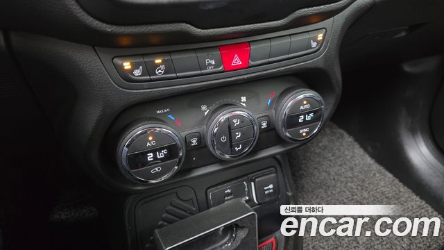 Jeep Renegade 2017 — photo 17