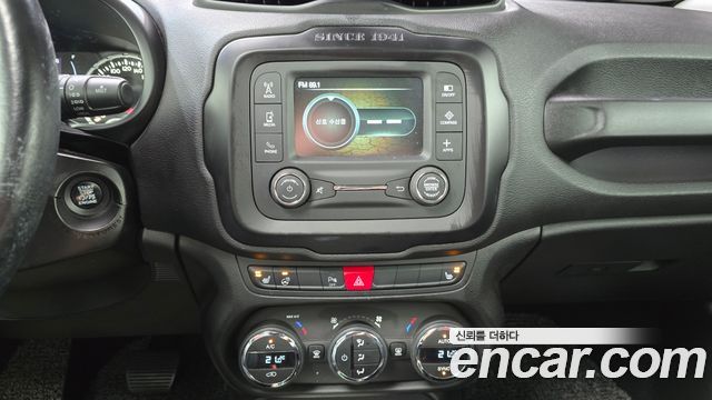 Jeep Renegade 2017 — photo 18