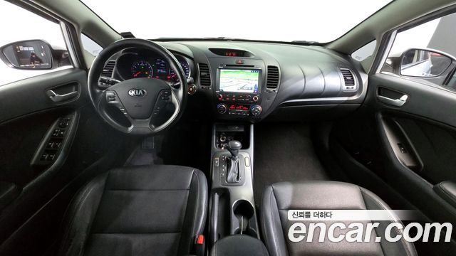 Kia K3 2015 — photo 7