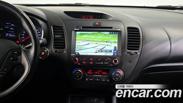 Kia K3 2015 — photo 15