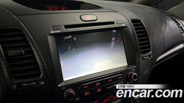 Kia K3 2015 — photo 16