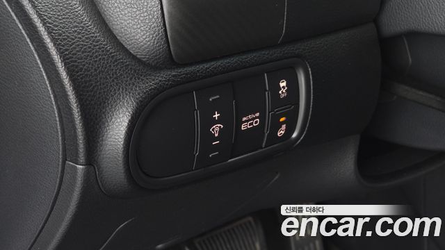Kia K3 2015 — photo 18