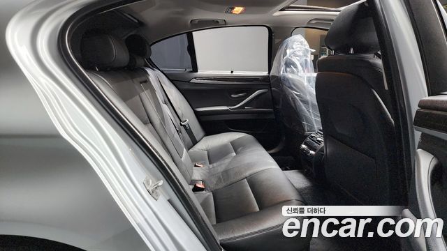BMW 5-Series 2015 — photo 12