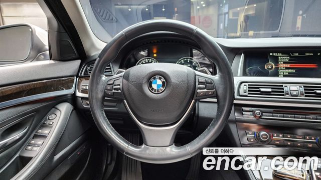 BMW 5-Series 2015 — photo 14