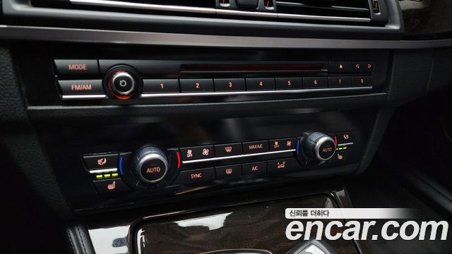BMW 5-Series 2015 — photo 16