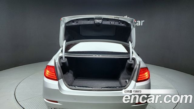BMW 5-Series 2015 — photo 20
