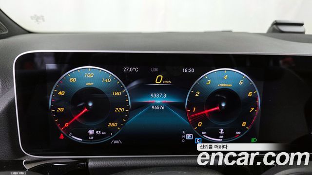 Mercedes-Benz GLA-Class 2020 — photo 8