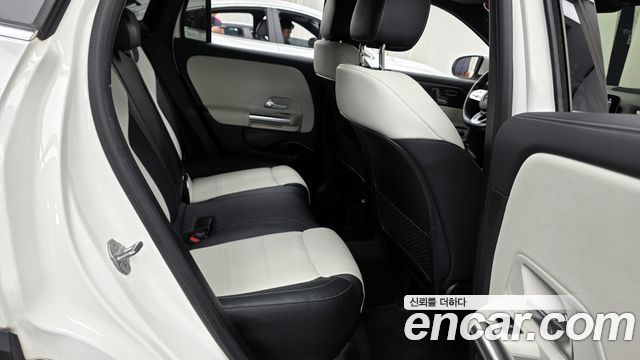 Mercedes-Benz GLA-Class 2020 — photo 12