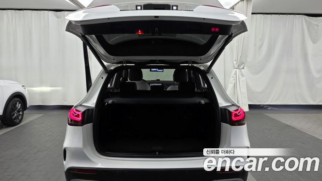 Mercedes-Benz GLA-Class 2020 — photo 20