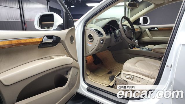 Audi Q7 2013 — photo 10