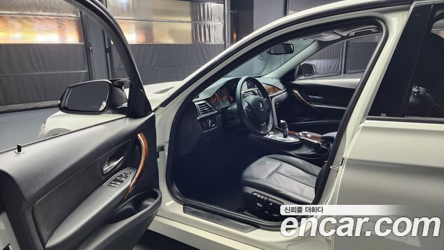 BMW 3-Series 2013 — photo 10