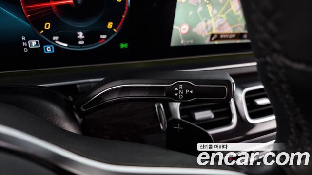Mercedes-Benz GLE-Class 2020 — photo 9