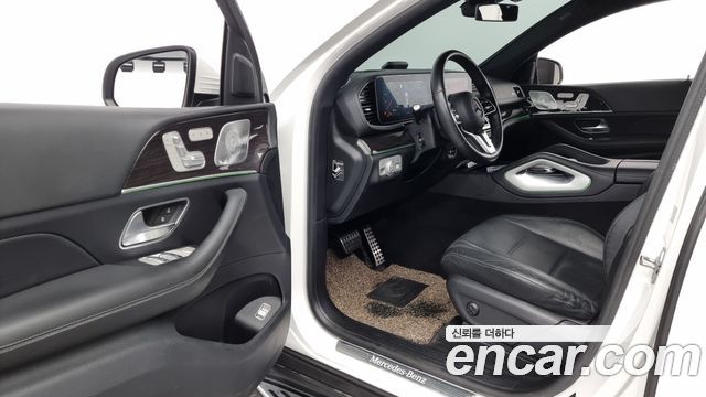 Mercedes-Benz GLE-Class 2020 — photo 10