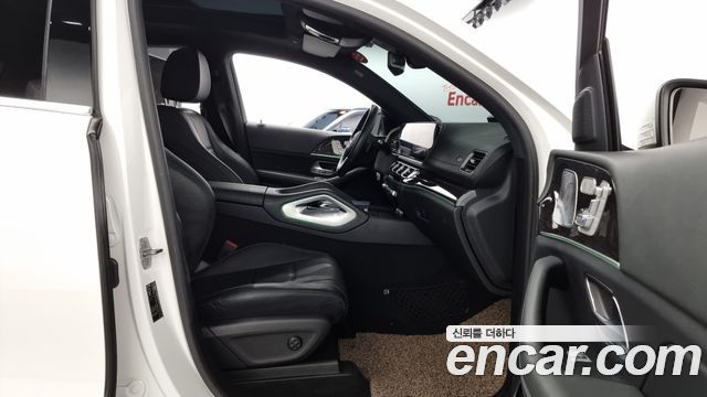 Mercedes-Benz GLE-Class 2020 — photo 11
