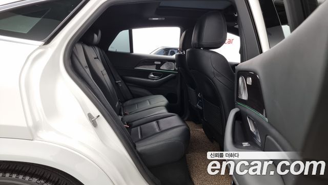 Mercedes-Benz GLE-Class 2020 — photo 12