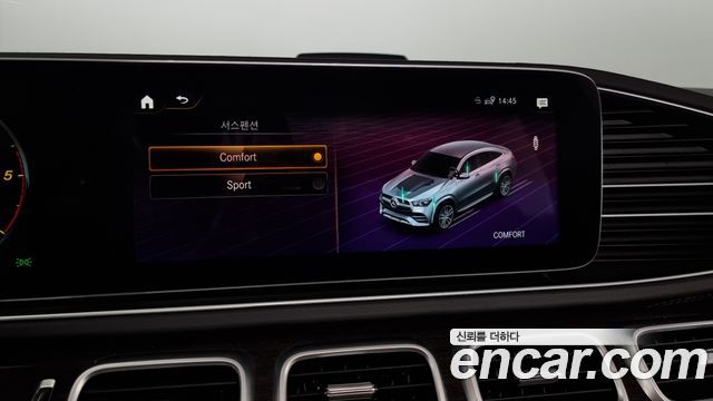 Mercedes-Benz GLE-Class 2020 — photo 16