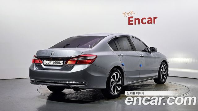 Honda Accord 2017 — photo 2