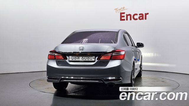 Honda Accord 2017 — photo 4
