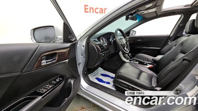 Honda Accord 2017 — photo 10