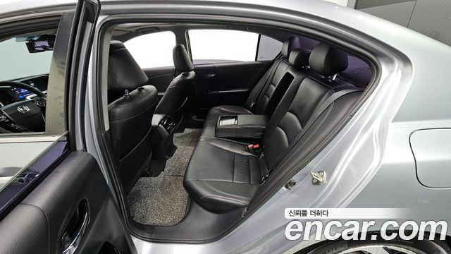 Honda Accord 2017 — photo 11
