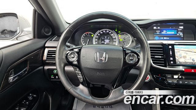 Honda Accord 2017 — photo 15