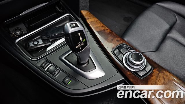 BMW 3-Series 2012 — photo 9