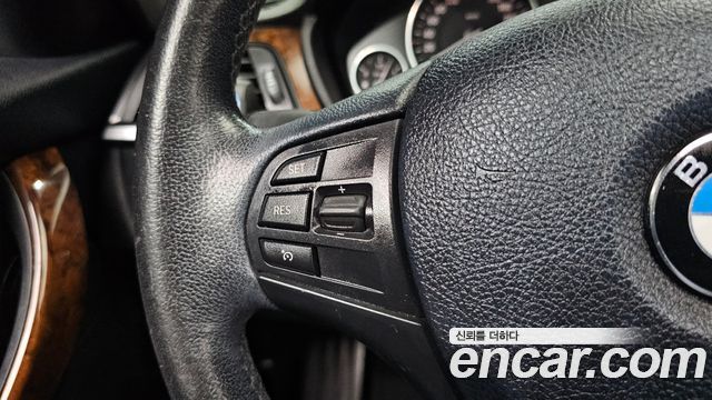 BMW 3-Series 2012 — photo 10