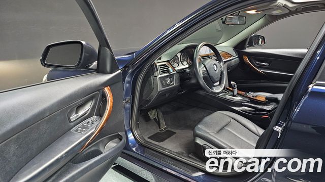 BMW 3-Series 2012 — photo 11