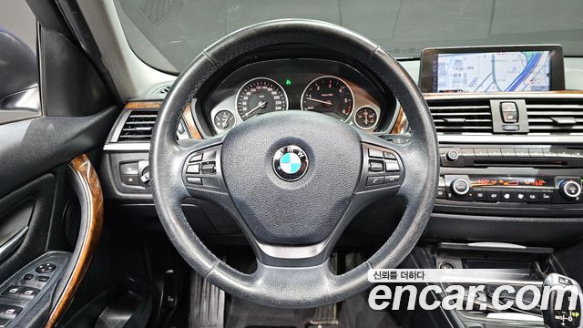 BMW 3-Series 2012 — photo 13