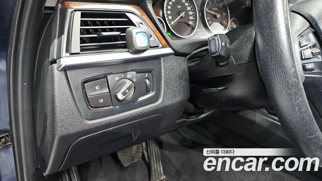 BMW 3-Series 2012 — photo 15