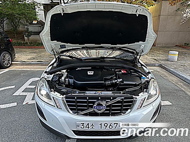 Volvo XC60 2012 — photo 6
