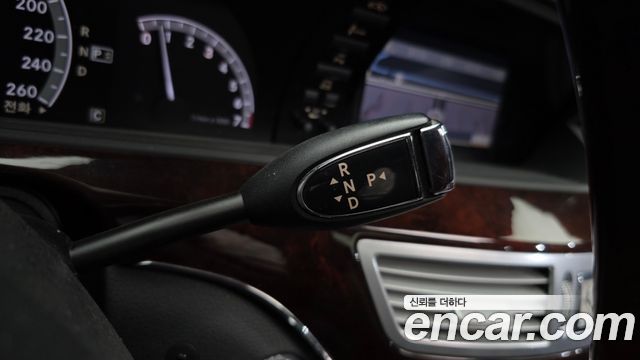 Mercedes-Benz S-Class 2010 — photo 9