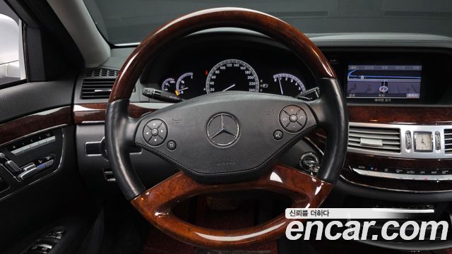Mercedes-Benz S-Class 2010 — photo 13