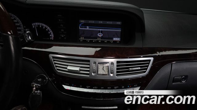 Mercedes-Benz S-Class 2010 — photo 14
