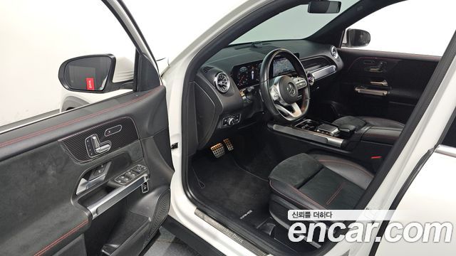 Mercedes-Benz GLB-Class 2021 — photo 10